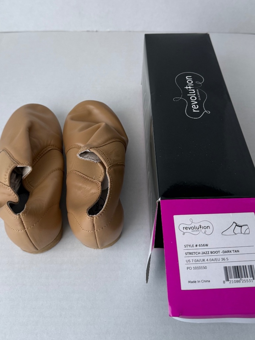 NWT Revolution Stretch Jazz Boot #656W Dark Tan Size: 7.0A
